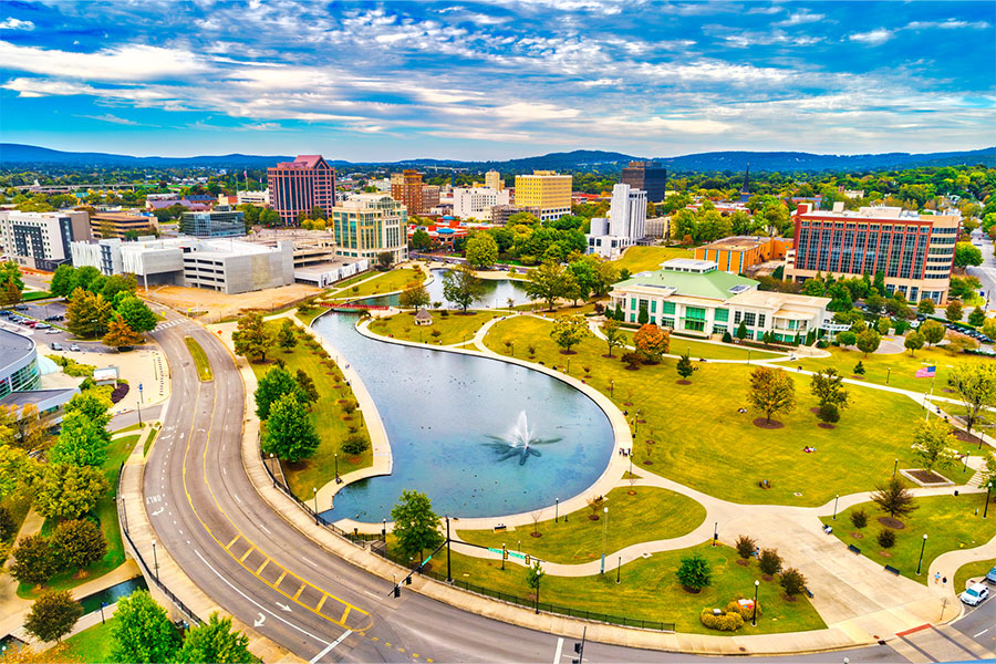 A view of downtown Huntsville, AL on a clear and sunny Spring afternoon